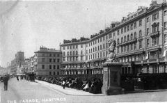 The-parade-and-Robertson-Terrace.-1911.